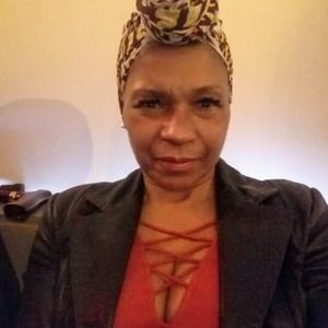 Meet your Posher, Renee